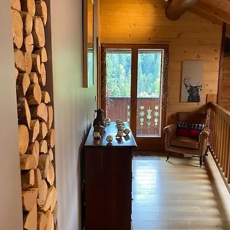Family Chalet, Stunning Views & New Hot Tub Chalet