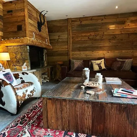 Chalet Family Chalet, Stunning Views & New Hot Tub