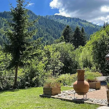 Family Chalet, Stunning Views & New Hot Tub La Cote d'Arbroz