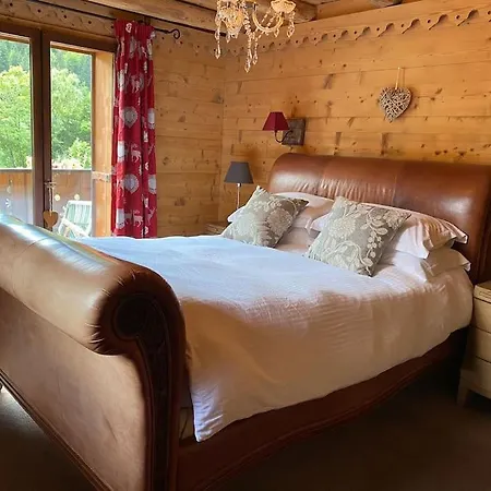 Family Chalet, Stunning Views & New Hot Tub Chalet La Cote d'Arbroz